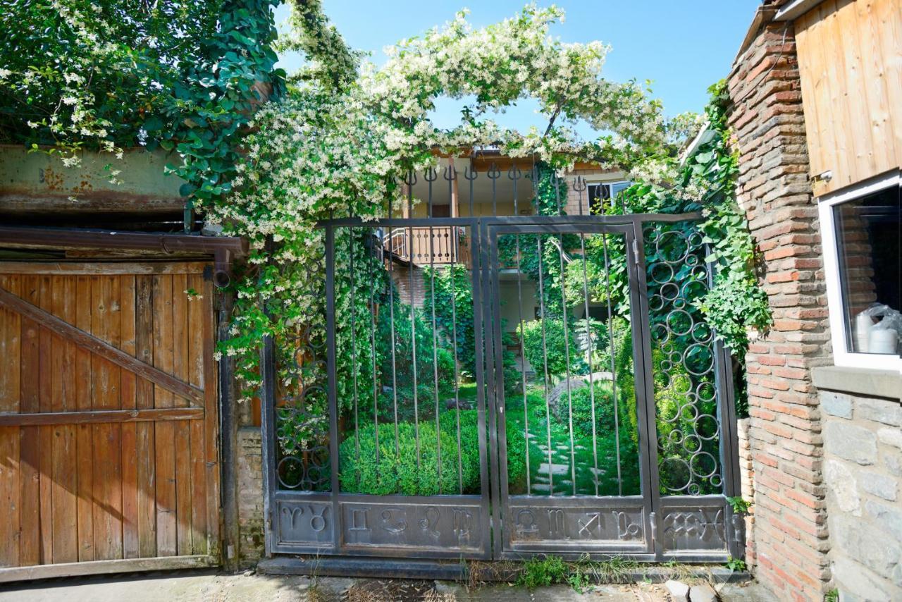 The Zodiac Garden Hotel Мцхета Екстер'єр фото